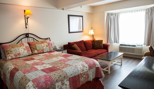 Standard Room, 1 Queen Bed