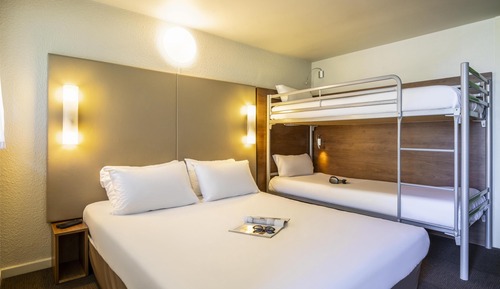 Room, Multiple Beds