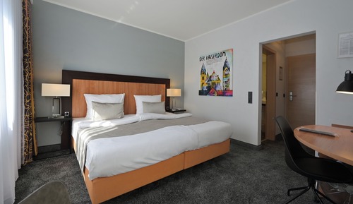 Comfort Room - Size: M(edium)