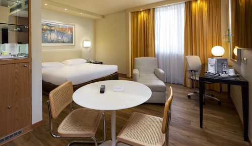 Suite, 1 King Bed (Living Area)