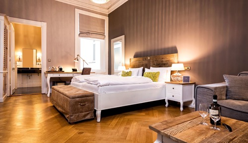 Deluxe Double Room, Courtyard View