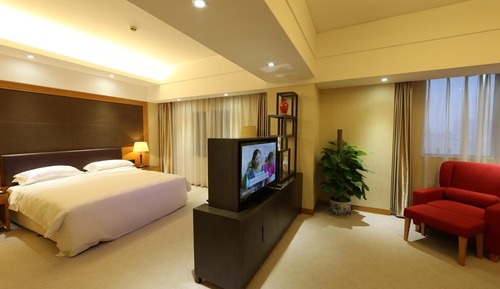 Deluxe Queen Room