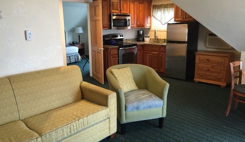 Suite, 2 Bedroom, Kitchen, Third Floor