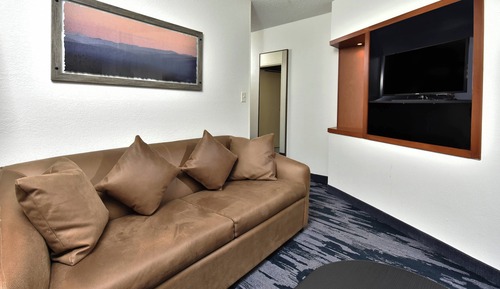 Studio, 1 King Bed (Hearing Accessible)