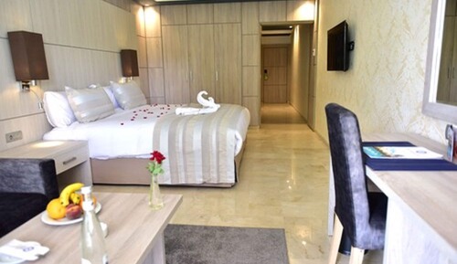 Junior Suite, City View