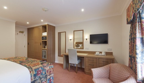 Club King Room