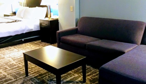 Deluxe Suite, 1 King Bed, Accessible, Non Smoking (Mobility, Bathtub with Grab Bars)