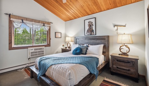 Room, 1 Queen Bed, Garden View (Flathead Room)