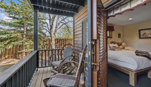 Deluxe King Room (Big Horn)