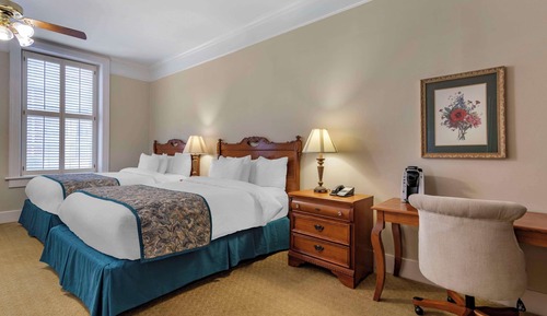 Suite, 2 Queen Beds, Non Smoking