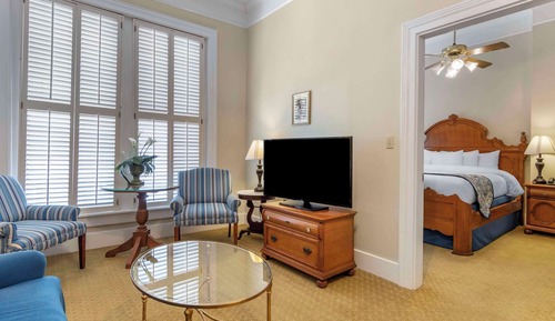 Suite, 1 King Bed, Non Smoking