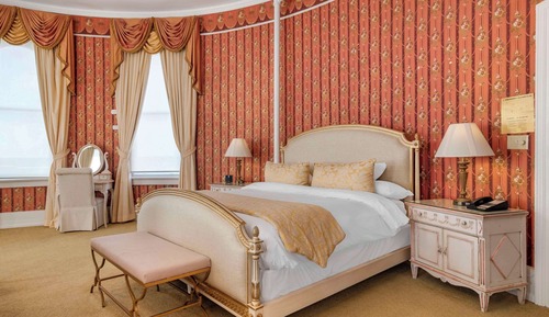 Suite, 1 King Bed, Non Smoking, Tower