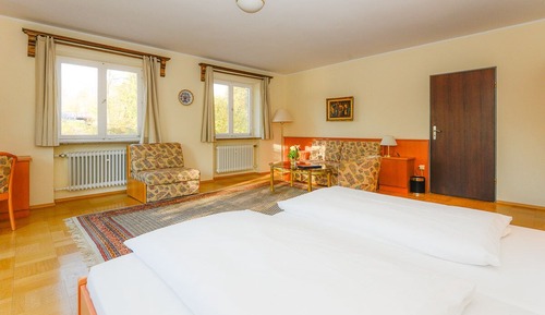 Family Room (A)