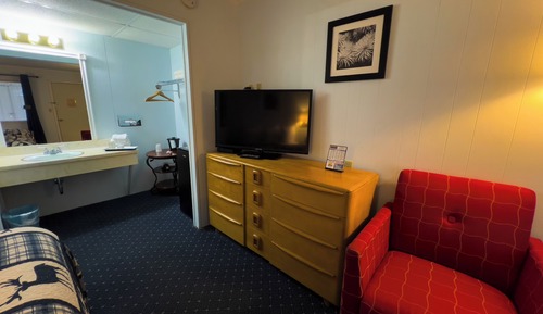 Economy Quadruple Room, 2 Double Beds, Non Smoking, Corner