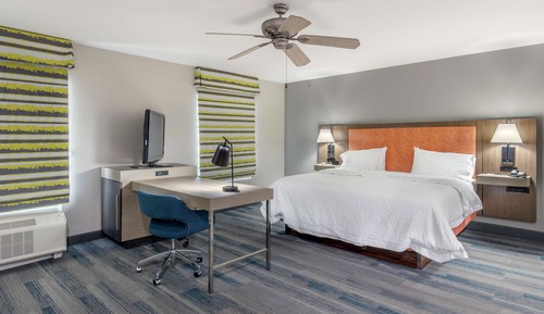 Studio Suite, 1 King Bed, Non Smoking