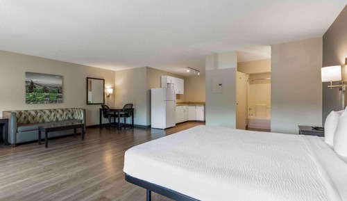 Suite, 1 King Bed with Sofa bed, Non Smoking