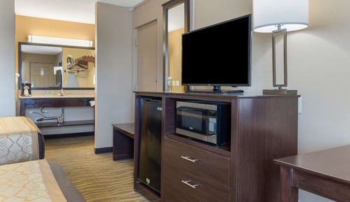 Standard Room, 2 Double Beds, Non Smoking, Refrigerator & Microwave