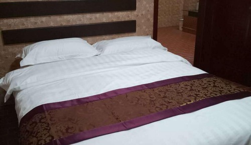 Business King Room