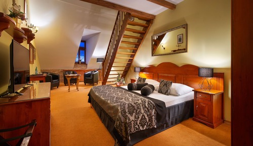 Gallery Quadruple Room