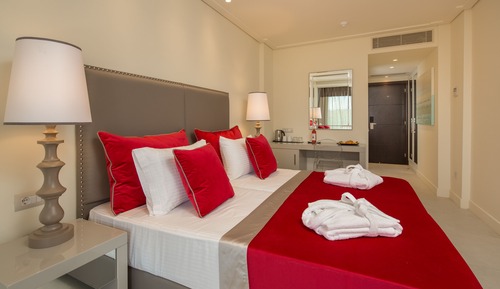 Superior Twin Room (Limited Bay View)