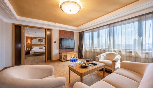 Deluxe Suite
