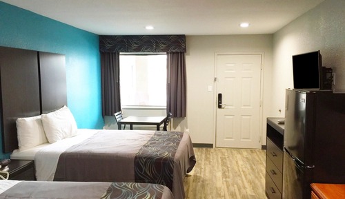 Room, 2 Queen Beds, Non Smoking, Kitchenette