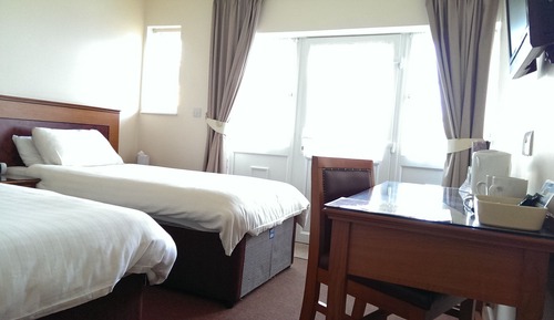 Standard Twin Room, Ensuite, Courtyard View