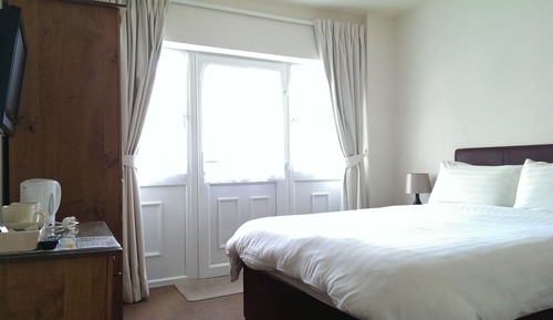 Standard Double Room, Ensuite, Courtyard View