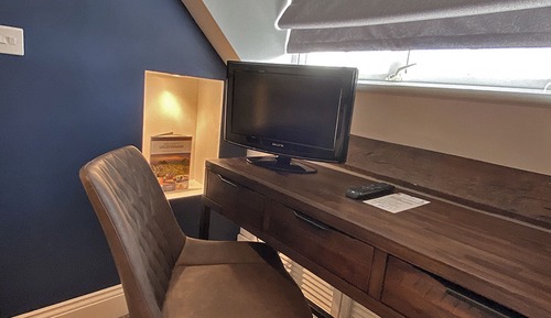Basic Double Room, Private Bathroom, Courtyard View (Non-Ensuite)