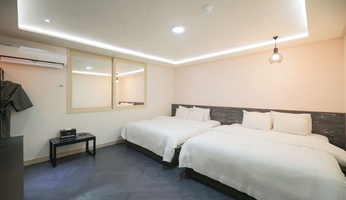 Twin Room, 2 Queen Beds
