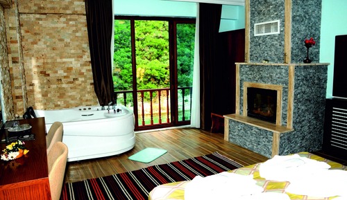 Deluxe Double Room, Jetted Tub, River View