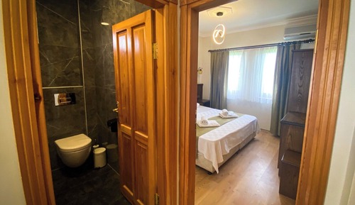 Suit Room 3 Person