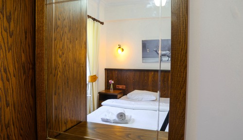Suit Room 2 Person