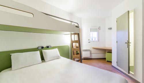 Triple Room, Multiple Beds