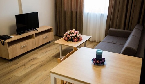 Apartment, Multiple Bedrooms