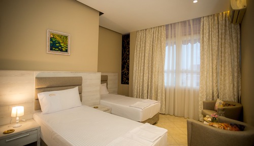 Room 402