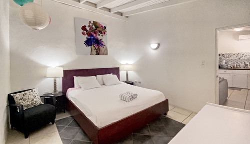 Superior Suite, 1 Bedroom, Courtyard View, Courtyard Area