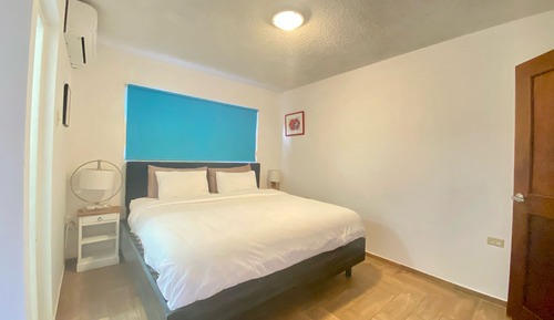 Family Suite, 2 Bedrooms, 2 Bathrooms, Courtyard View