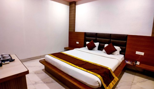 Luxury Studio Suite, 1 Bedroom, Non Smoking, Mountain View