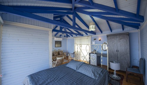 Dream Room, Sea View