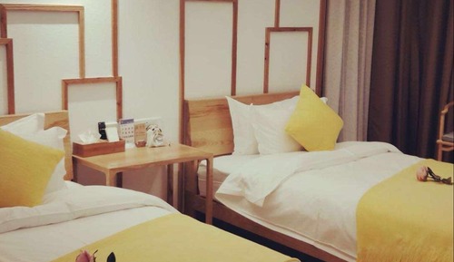 Standard Twin Room