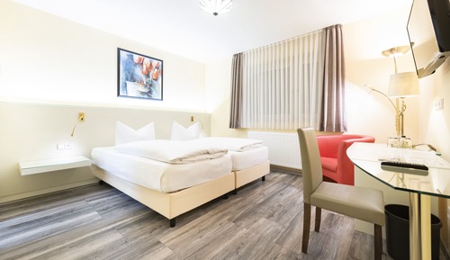 Double Room Guesthouse - Rooms in our guest house about 300 meters from the main house