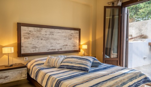 Deluxe Suite, 1 Double Bed, Concierge Service, Mountain View