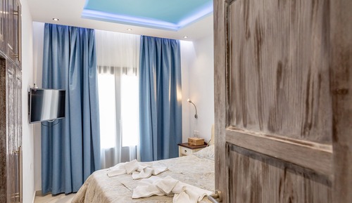 Deluxe Apartment, 1 Double Bed, Non Smoking, Mountain View