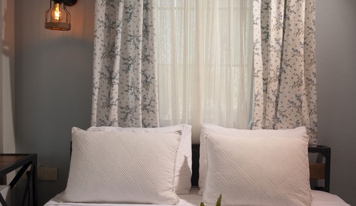 Deluxe Room, 1 Double Bed, Balcony, Garden View