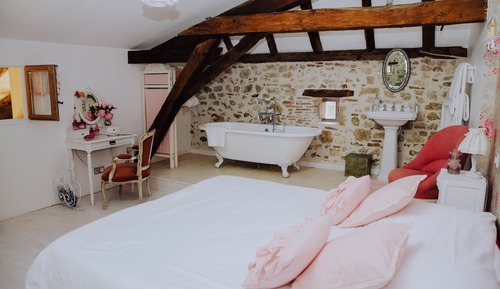 Double Room (Pivoine)