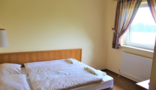 Economy Double Room, 1 Queen Bed