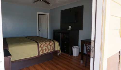 Signature Room, 1 King Bed, Smoking