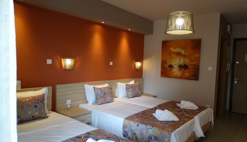 Comfort Triple Room