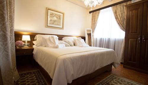 Family Duplex Overlooking Peristil Square, 2 Floors